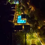 Alados Hotel