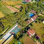 Alados Hotel