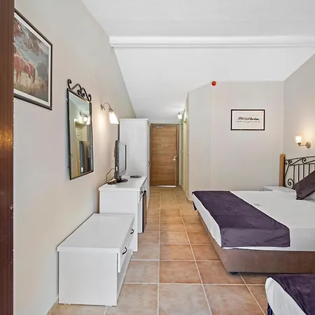 Alados Bed & Breakfast 2*