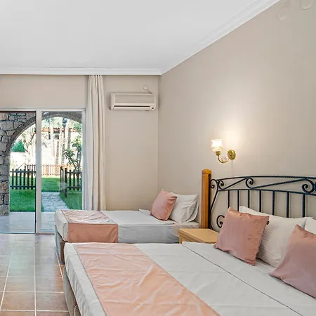 Alados Bed & Breakfast 2*