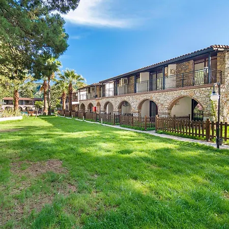 Alados Bed & Breakfast 2*