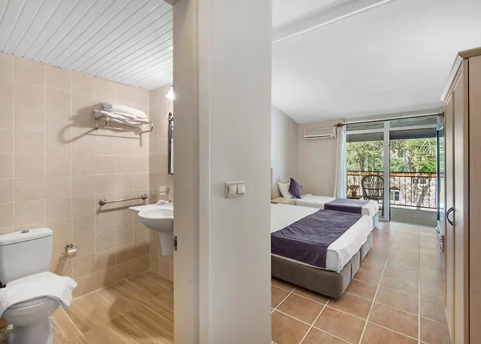 Alados לינה וארוחת בוקר Turgutkoy