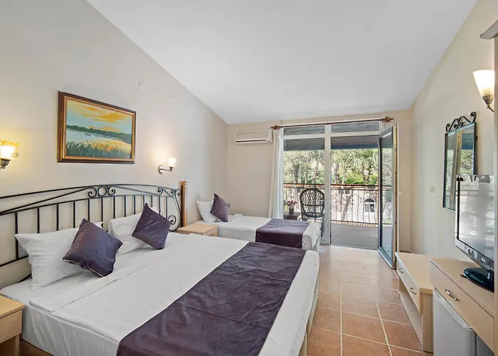 לינה וארוחת בוקר Alados 2*