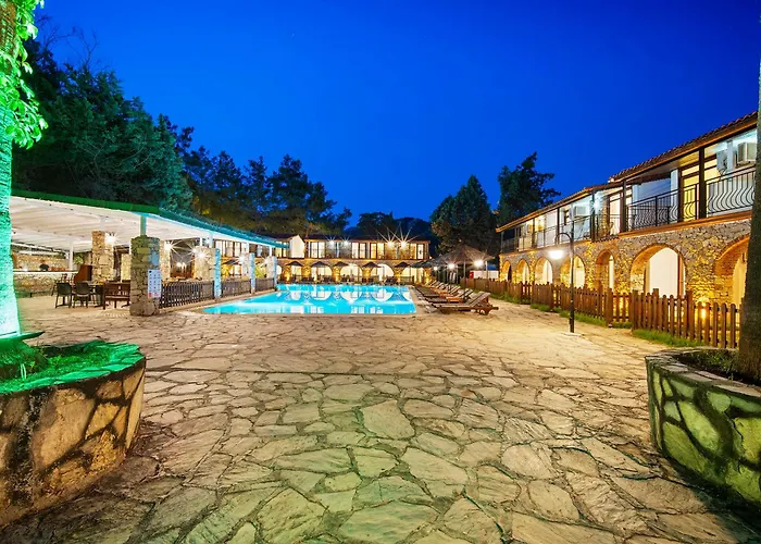 לינה וארוחת בוקר Alados Turgutkoy