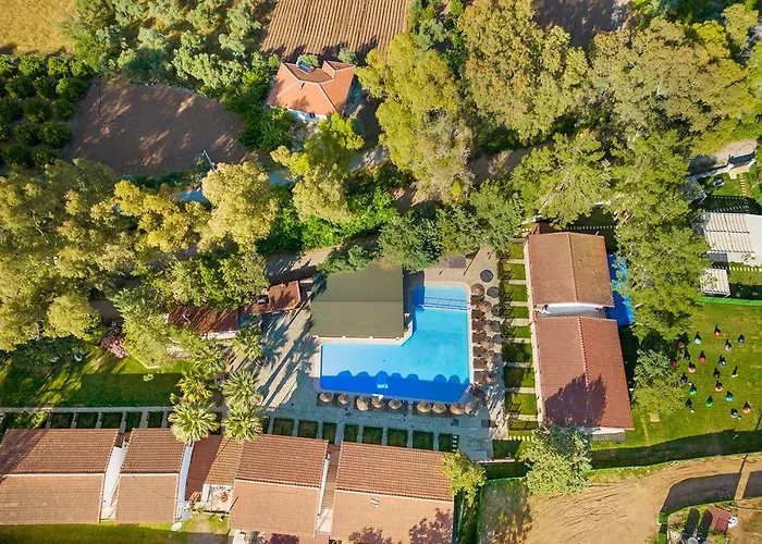 לינה וארוחת בוקר Alados 2*