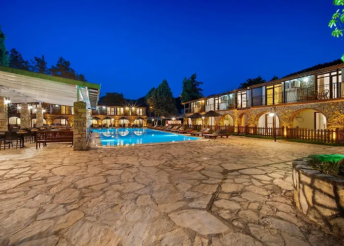 לינה וארוחת בוקר Alados Turgutkoy