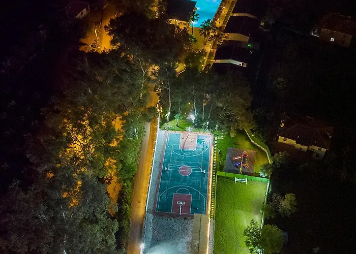 לינה וארוחת בוקר Alados